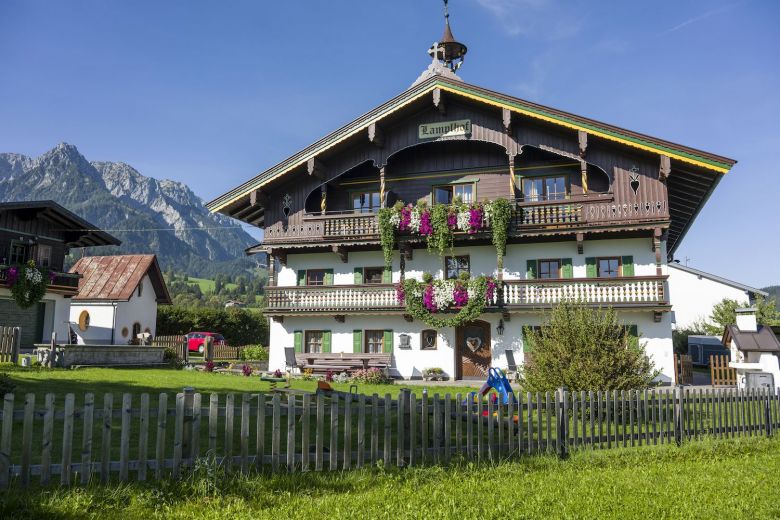 Lamplhof_Walchsee_09_2018_Haus_aussen_4.jpg