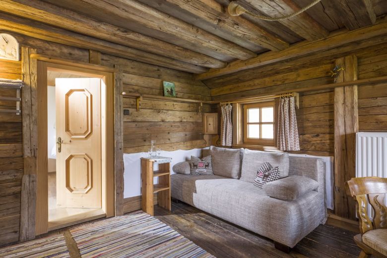 Lamplhof_Seestrasse_25_Walchsee_Ferienhaus_Wohnzimmer.jpg