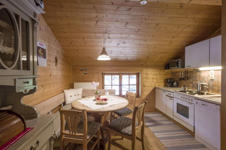 Lamplhof_Seestrasse_25_Walchsee_Ferienwohnung_Kaiser_Kueche.jpg