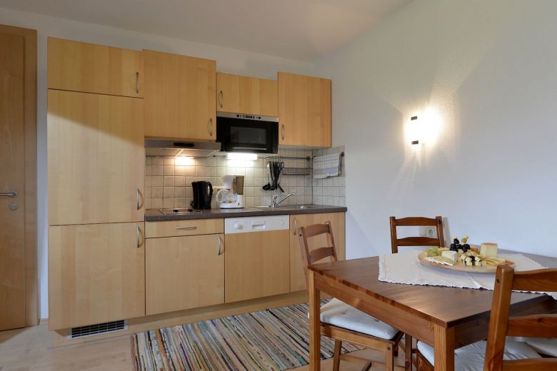 Lamplhof-Walchsee-Seestrasse-25-Ferienwohnung-Lamplhof-Suite-Kueche.jpg