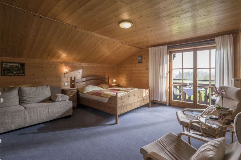 Lamplhof_Seestrasse_25_Walchsee_Ferienwohnung_Seeseite.jpg